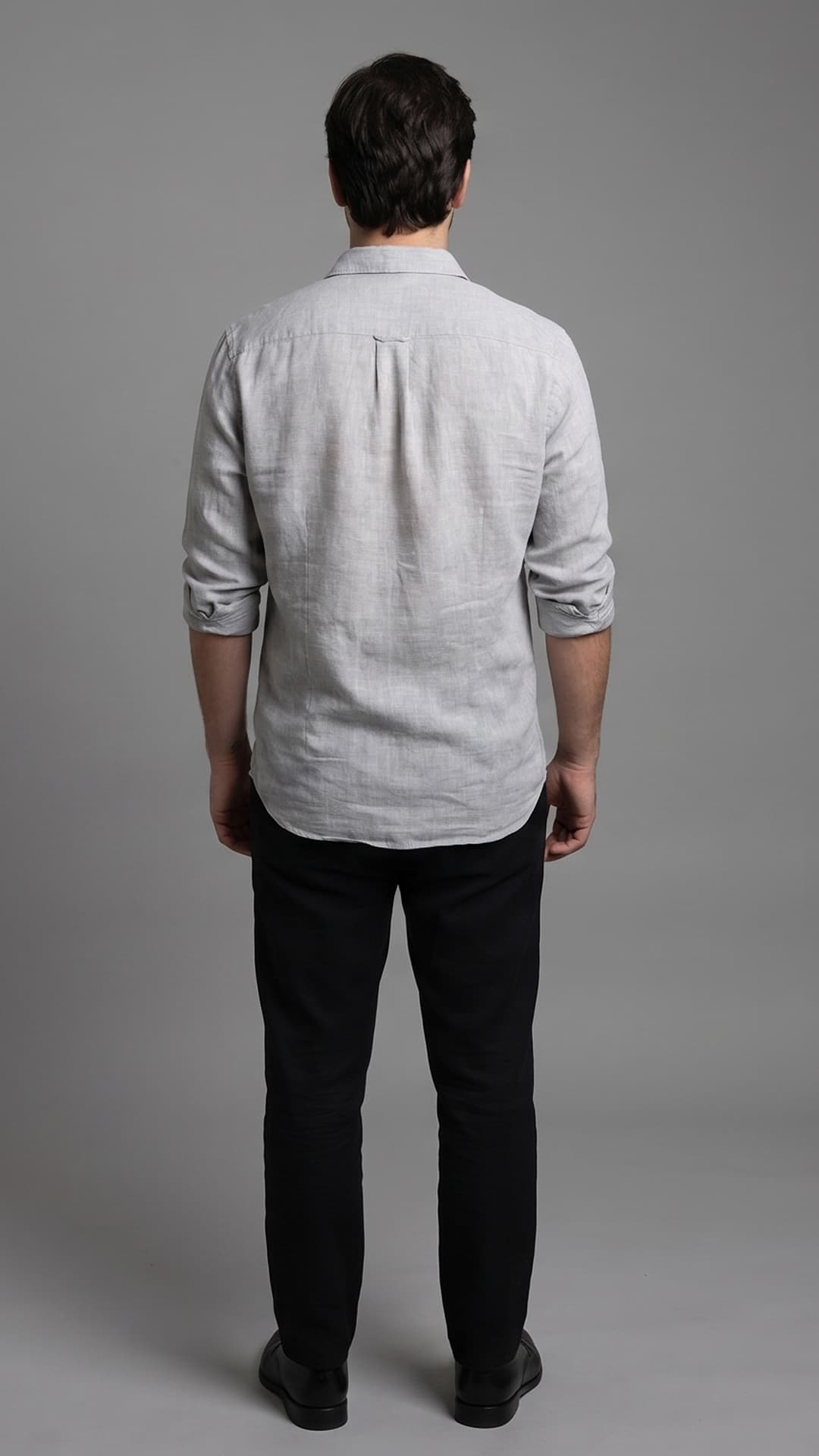 Mauricio back view